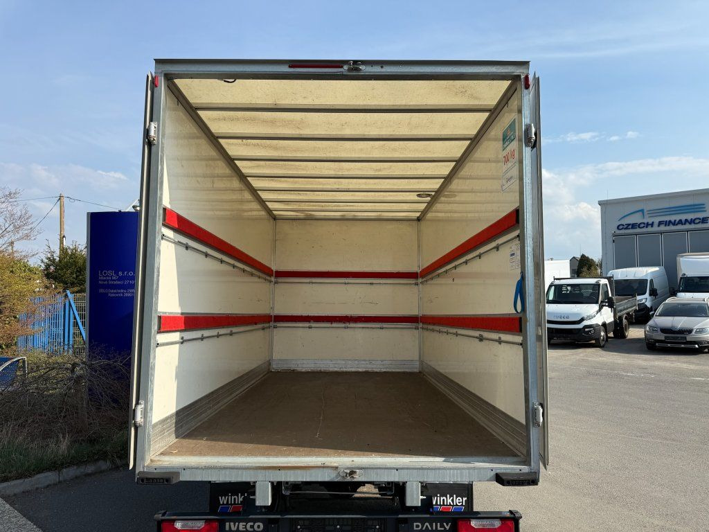 Koffer Transporter Iveco 35C16 Daily: das Bild 17