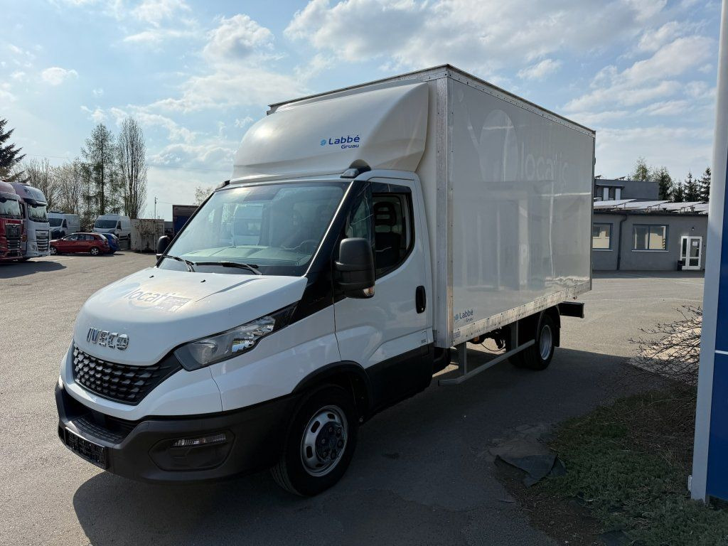 Koffer Transporter Iveco 35C16 Daily: das Bild 8