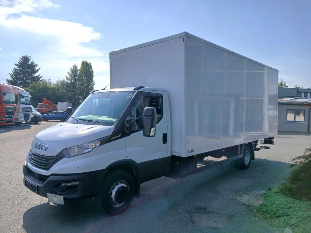 Iveco 72-210 (70C210) - Koffer Transporter: das Bild 2 Iveco 72-210 (70C210) - Koffer Transporter: das Bild 2