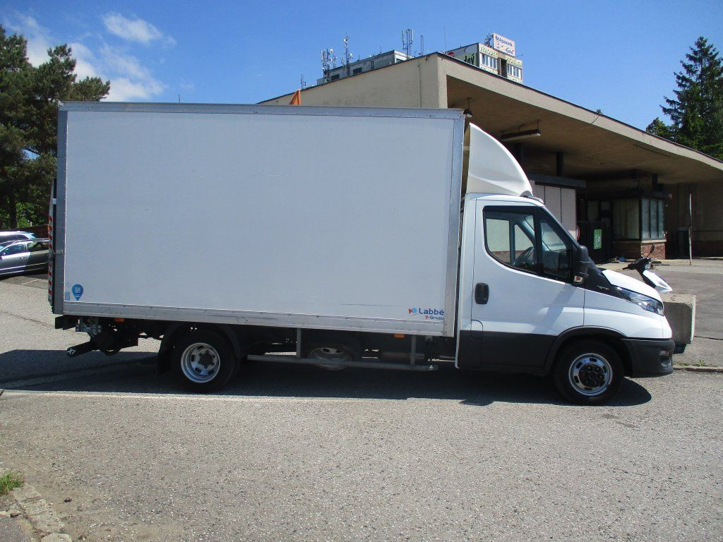 Iveco Daily 35C16 3.0 - Koffer Transporter: das Bild 4 Iveco Daily 35C16 3.0 - Koffer Transporter: das Bild 4