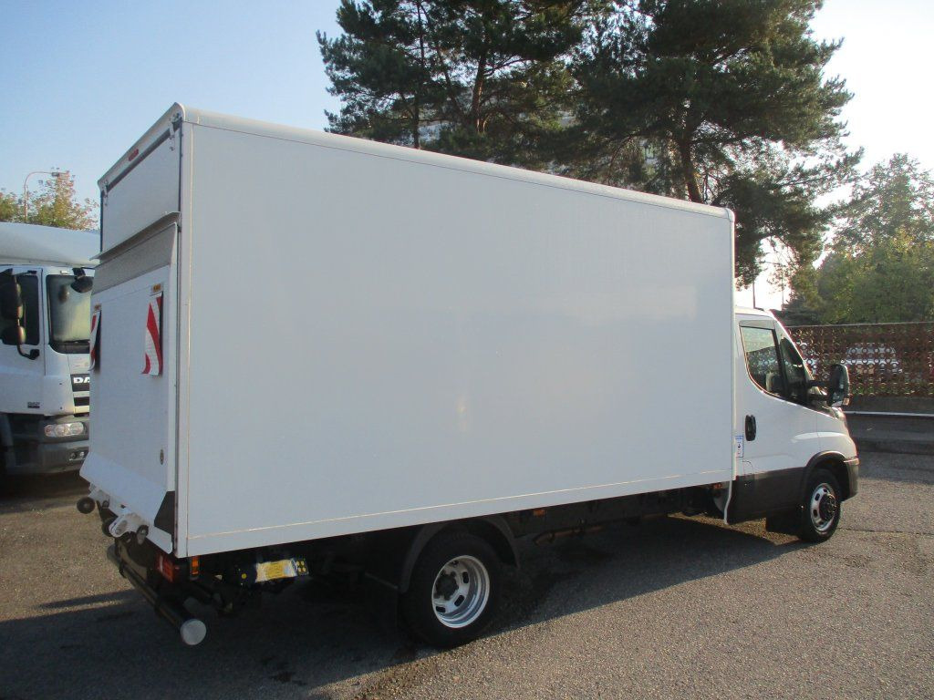 Iveco Daily 35C16 - Koffer Transporter: das Bild 5 Iveco Daily 35C16 - Koffer Transporter: das Bild 5