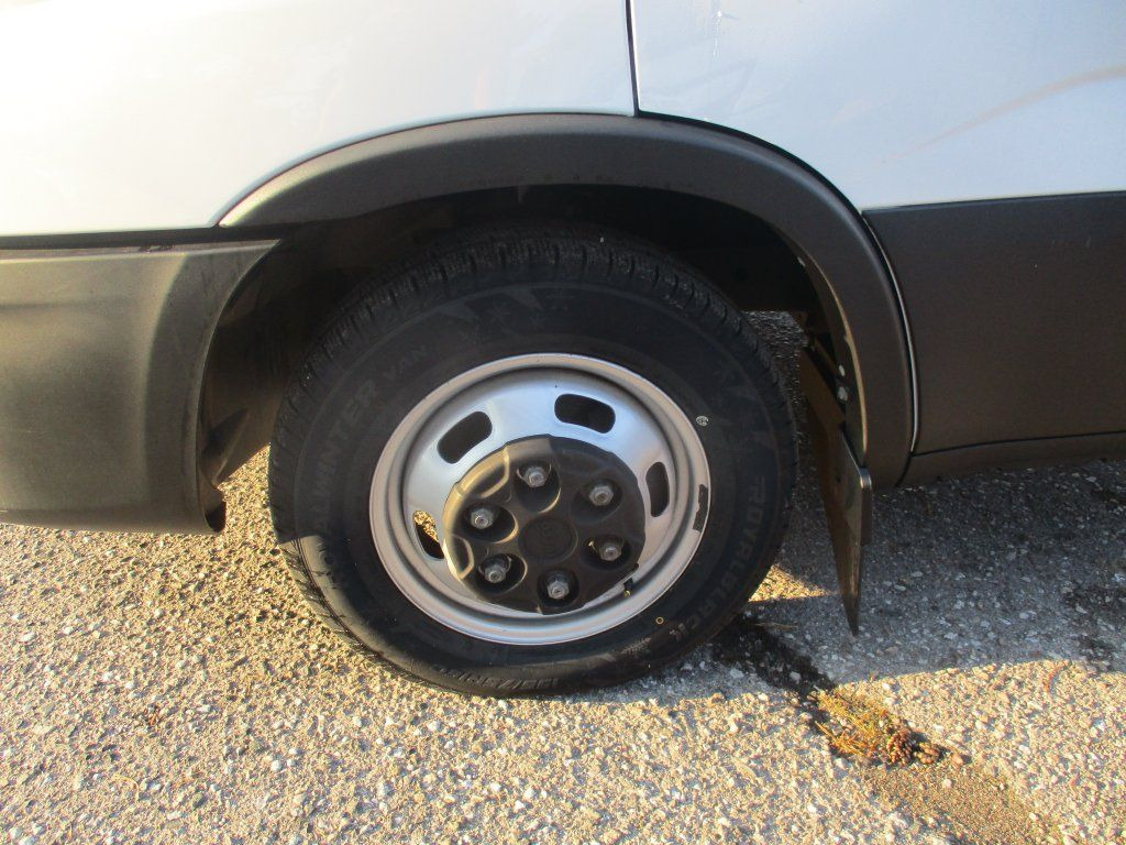 Iveco Daily 35C16 - Koffer Transporter: das Bild 2 Iveco Daily 35C16 - Koffer Transporter: das Bild 2