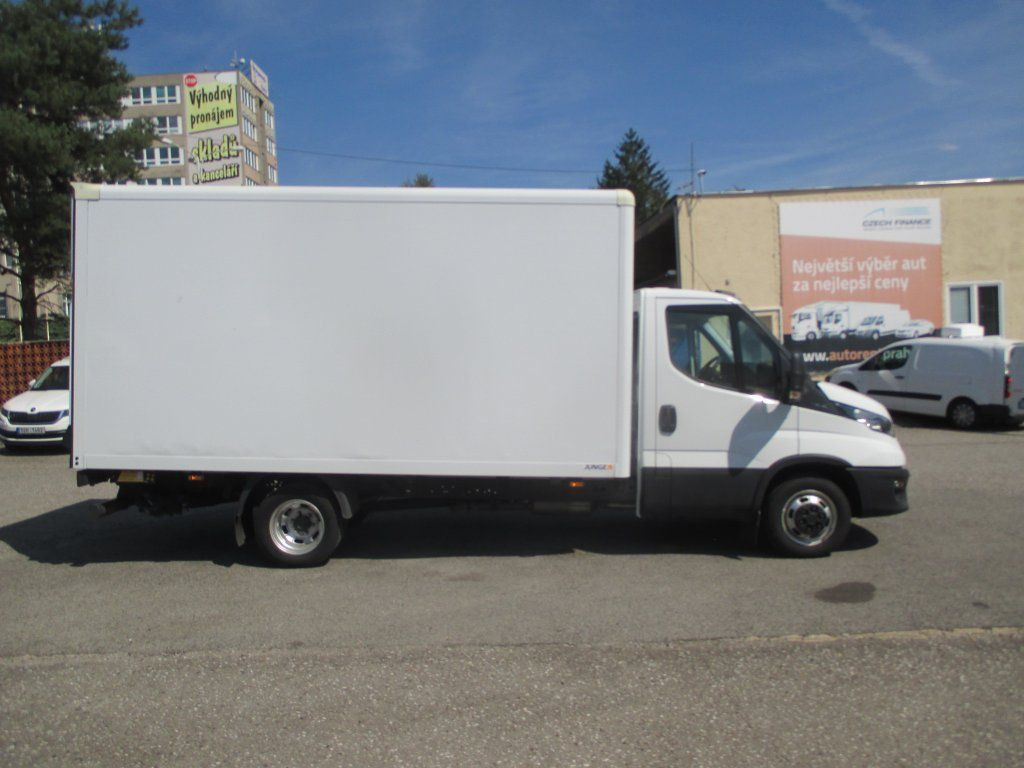 Iveco Daily 35C16 - Koffer Transporter: das Bild 4 Iveco Daily 35C16 - Koffer Transporter: das Bild 4