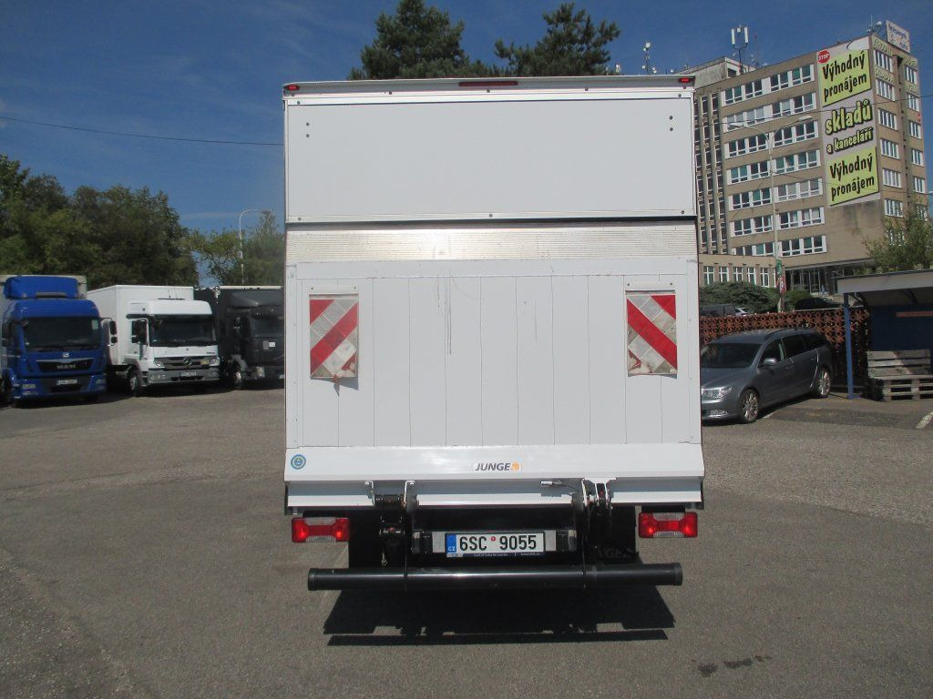 Iveco Daily 35C16 - Koffer Transporter: das Bild 5 Iveco Daily 35C16 - Koffer Transporter: das Bild 5