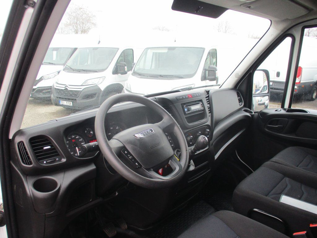 Koffer Transporter Iveco Daily 35C16: das Bild 13 Koffer Transporter Iveco Daily 35C16: das Bild 13