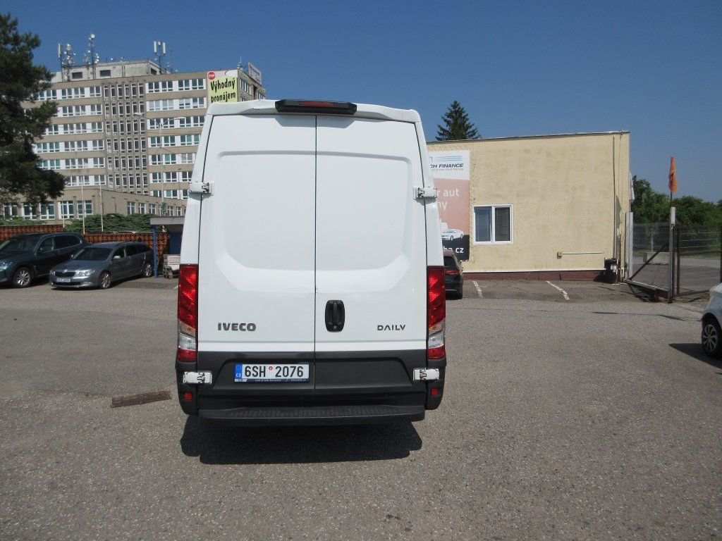 Iveco Daily 35S16 - Kastenwagen: das Bild 5 Iveco Daily 35S16 - Kastenwagen: das Bild 5
