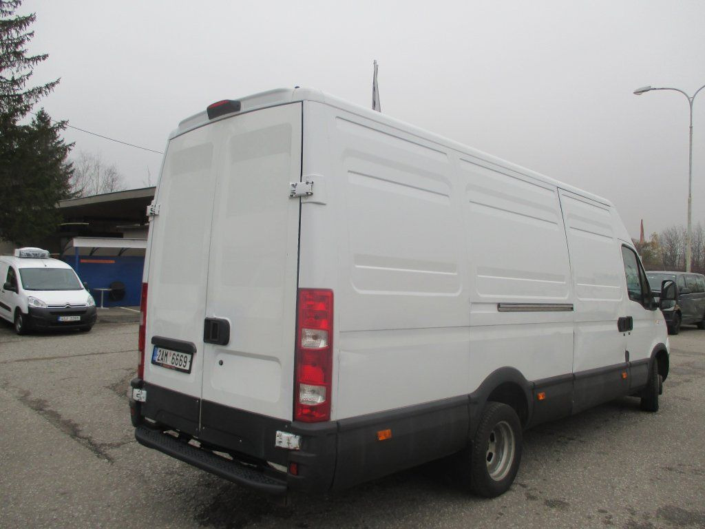Iveco Daily 50C15 Carrier 350 - Kühltransporter: das Bild 5 Iveco Daily 50C15 Carrier 350 - Kühltransporter: das Bild 5