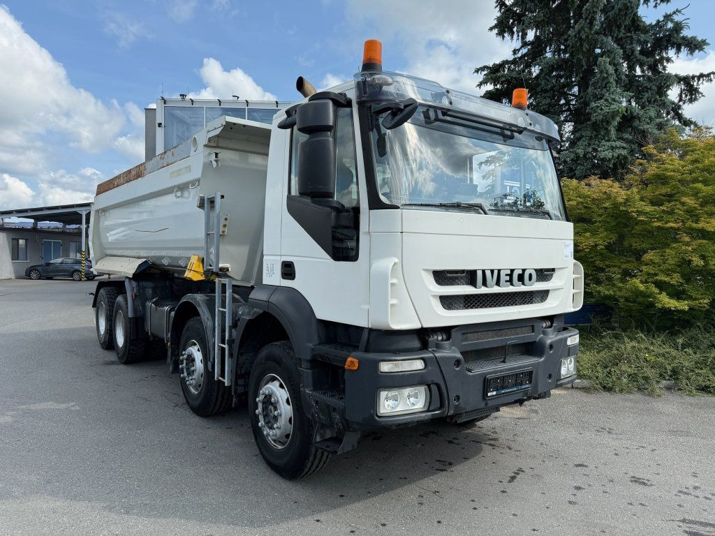 Iveco Trakker 410 S1 8x4 - Kipper: das Bild 2 Iveco Trakker 410 S1 8x4 - Kipper: das Bild 2