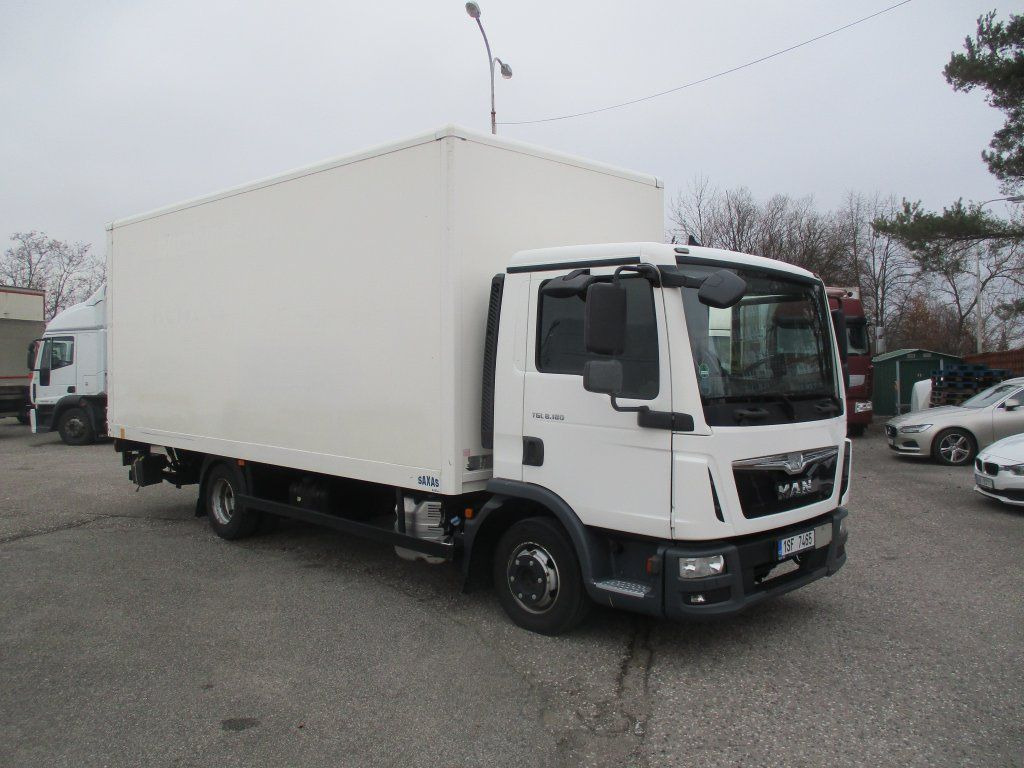 MAN TGL 7.180 - Koffer Transporter: das Bild 1 MAN TGL 7.180 - Koffer Transporter: das Bild 1