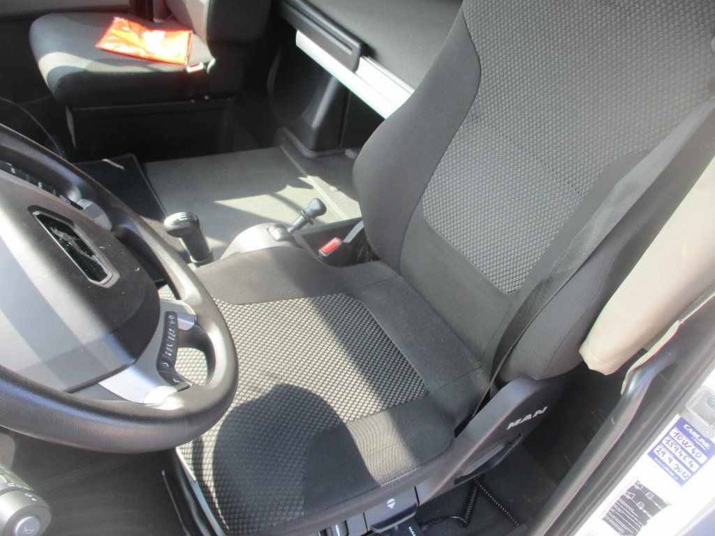 Koffer Transporter MAN TGL 8.190: das Bild 15