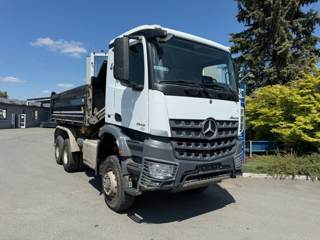 Mercedes-Benz 3343 Arocs 6x6 S3 EURO 6 - Kipper: das Bild 3 Mercedes-Benz 3343 Arocs 6x6 S3 EURO 6 - Kipper: das Bild 3