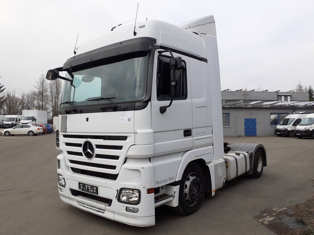 Mercedes-Benz 1844 Actros MEGA/Lowdeck EURO 5 - Sattelzugmaschine: das Bild 2 Mercedes-Benz 1844 Actros MEGA/Lowdeck EURO 5 - Sattelzugmaschine: das Bild 2