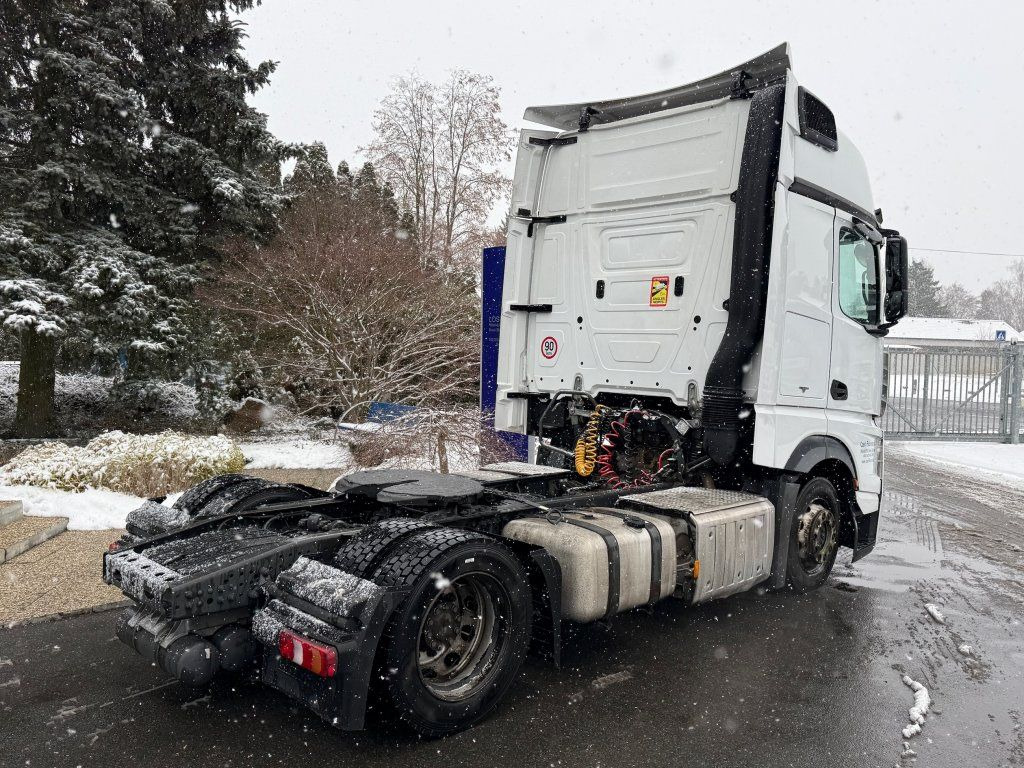 Mercedes-Benz 1845 Actros EURO 6 MEGA/lowdeck Gigaspace - Sattelzugmaschine: das Bild 4 Mercedes-Benz 1845 Actros EURO 6 MEGA/lowdeck Gigaspace - Sattelzugmaschine: das Bild 4