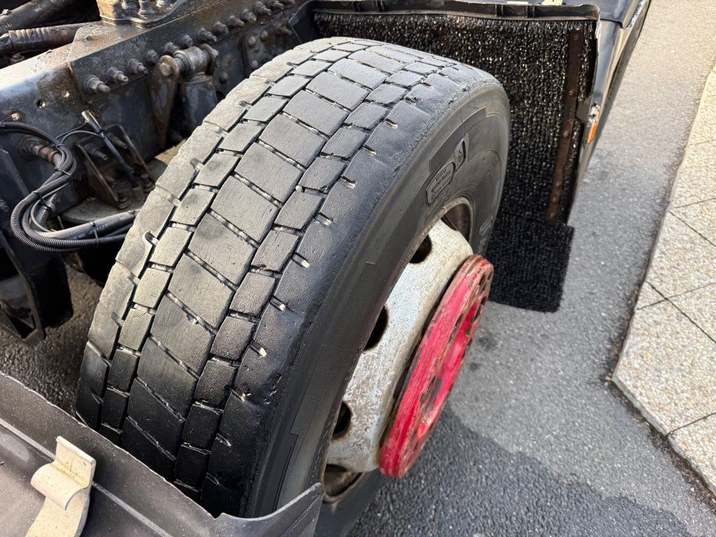 Sattelzugmaschine Volvo FM12.460 6x2 EURO 3: das Bild 9 Sattelzugmaschine Volvo FM12.460 6x2 EURO 3: das Bild 9