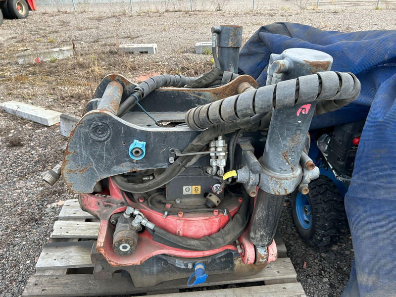 ROTOTILT R8 - Anbauteil für Baumaschine: das Bild 3 ROTOTILT R8 - Anbauteil für Baumaschine: das Bild 3