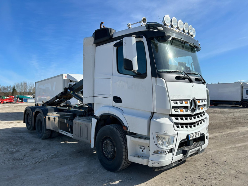 Mercedes-Benz AROCS + JOAB 20t | TULOSSA - Abrollkipper: das Bild 4 Mercedes-Benz AROCS + JOAB 20t | TULOSSA - Abrollkipper: das Bild 4
