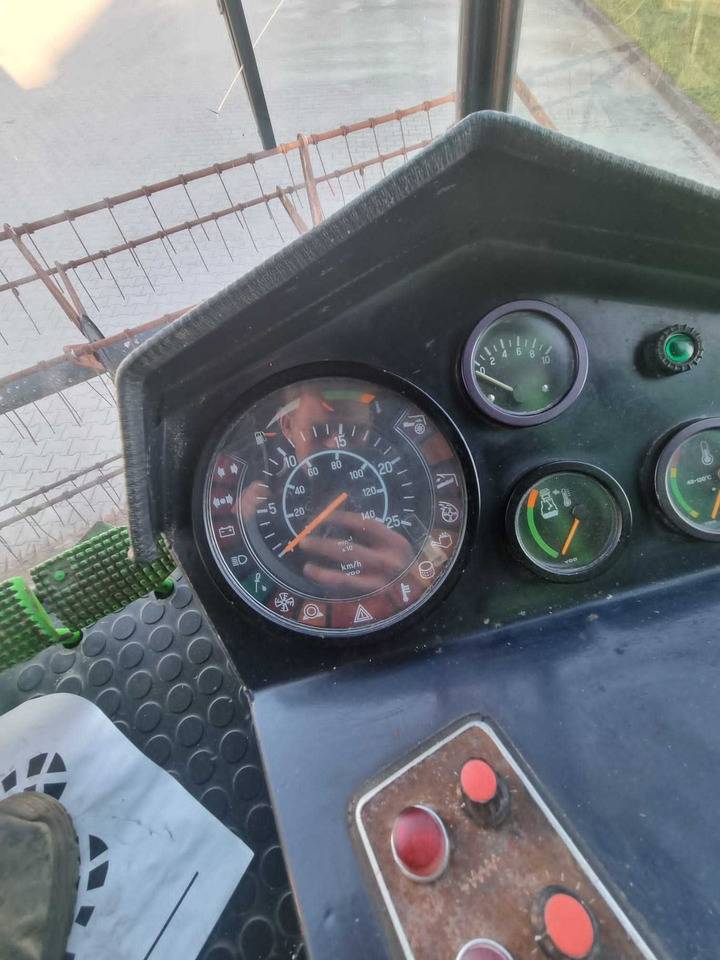 Deutz-Fahr 36.40 - Erntemaschine: das Bild 5 Deutz-Fahr 36.40 - Erntemaschine: das Bild 5