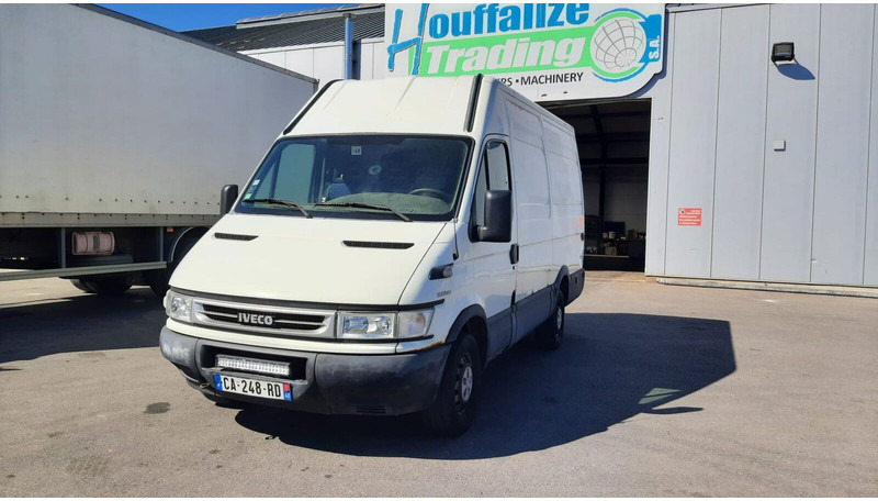 Iveco Daily 35S12 - Kastenwagen: das Bild 2 Iveco Daily 35S12 - Kastenwagen: das Bild 2