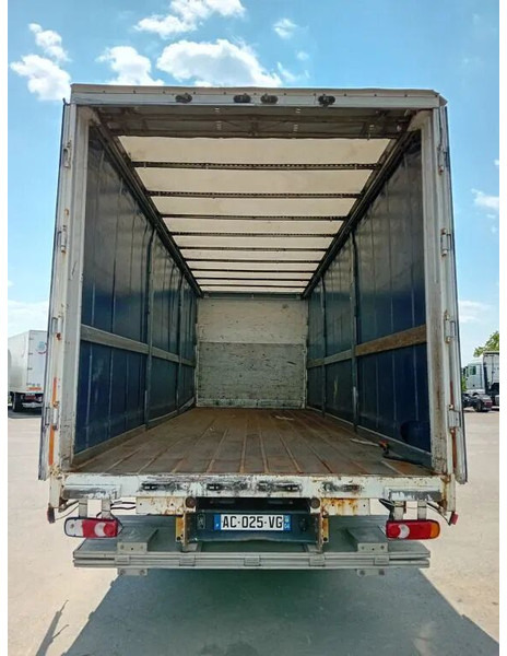 Renault Midlum 280 dxi - manual gearbox / steel suspension lames - Plane LKW: das Bild 3 Renault Midlum 280 dxi - manual gearbox / steel suspension lames - Plane LKW: das Bild 3