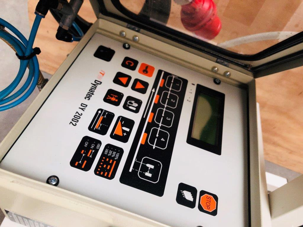 Druckmaschine Dynatec Quattro Challenger glue melter with two application nozzles Dy 2002 control unit for 8 channels: das Bild 14 Druckmaschine Dynatec Quattro Challenger glue melter with two application nozzles Dy 2002 control unit for 8 channels: das Bild 14