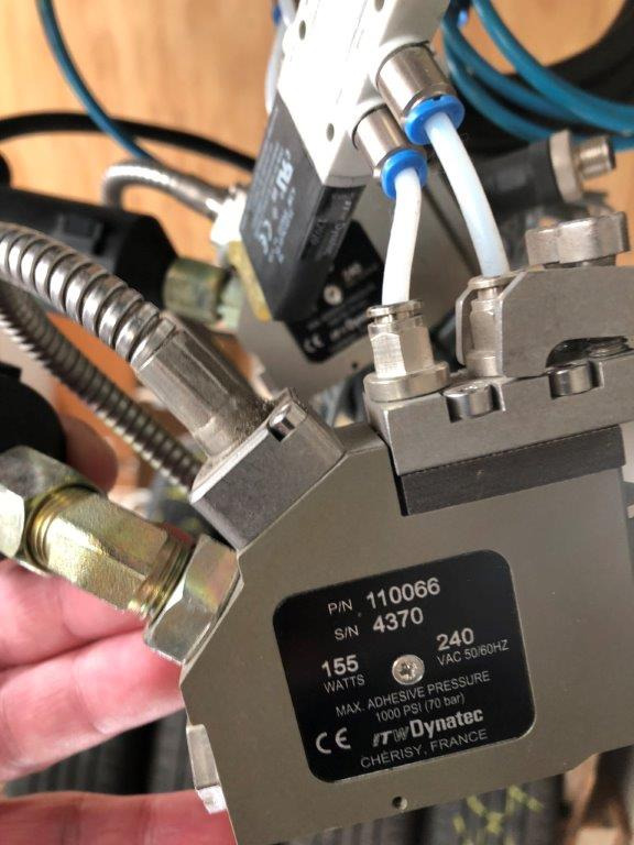 Druckmaschine Dynatec Quattro Challenger glue melter with two application nozzles Dy 2002 control unit for 8 channels: das Bild 6 Druckmaschine Dynatec Quattro Challenger glue melter with two application nozzles Dy 2002 control unit for 8 channels: das Bild 6