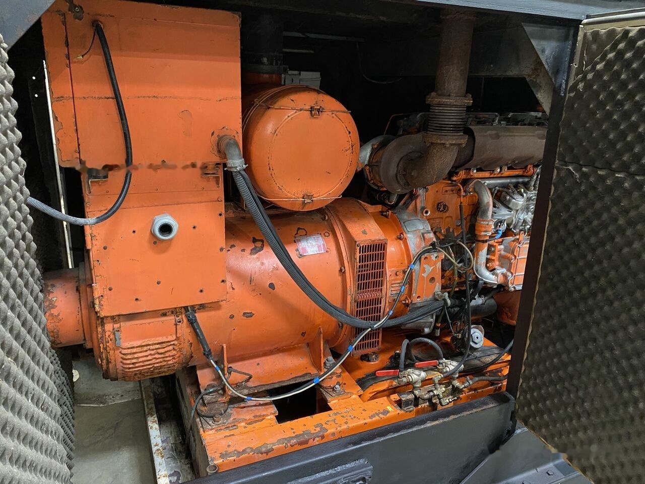 IVECO 250 kVa 8210SRI - Stromgenerator: das Bild 4 IVECO 250 kVa 8210SRI - Stromgenerator: das Bild 4