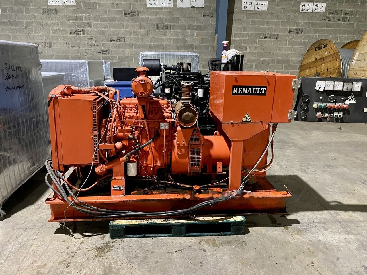Perkins 50 kVa - Stromgenerator: das Bild 2 Perkins 50 kVa - Stromgenerator: das Bild 2