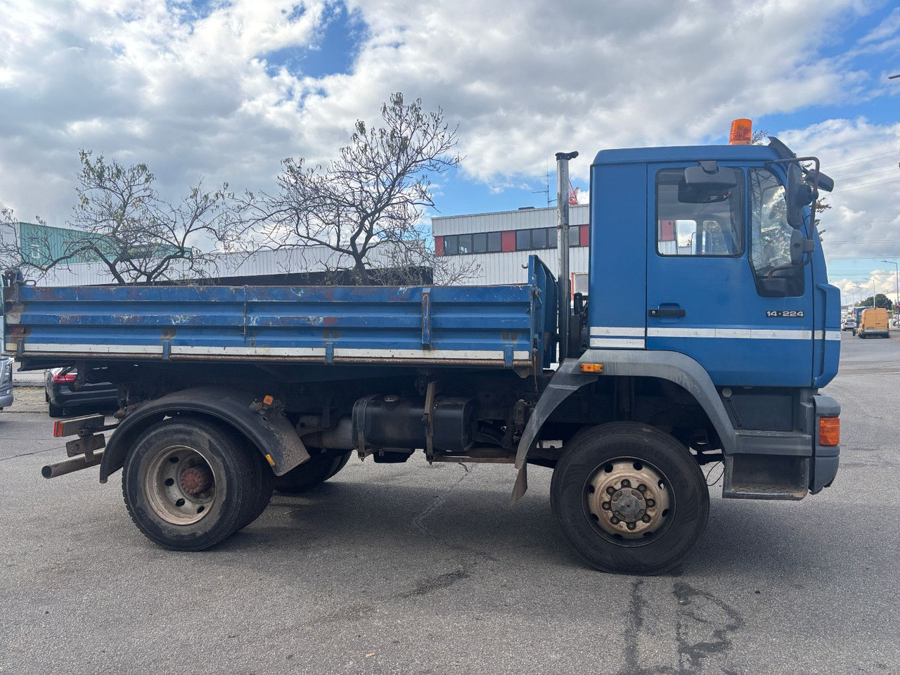 MAN 14.224 12.220 4x4 Meiller 3 Seitenkipper – Leasing MAN 14.224 12.220 4x4 Meiller 3 Seitenkipper: das Bild 6