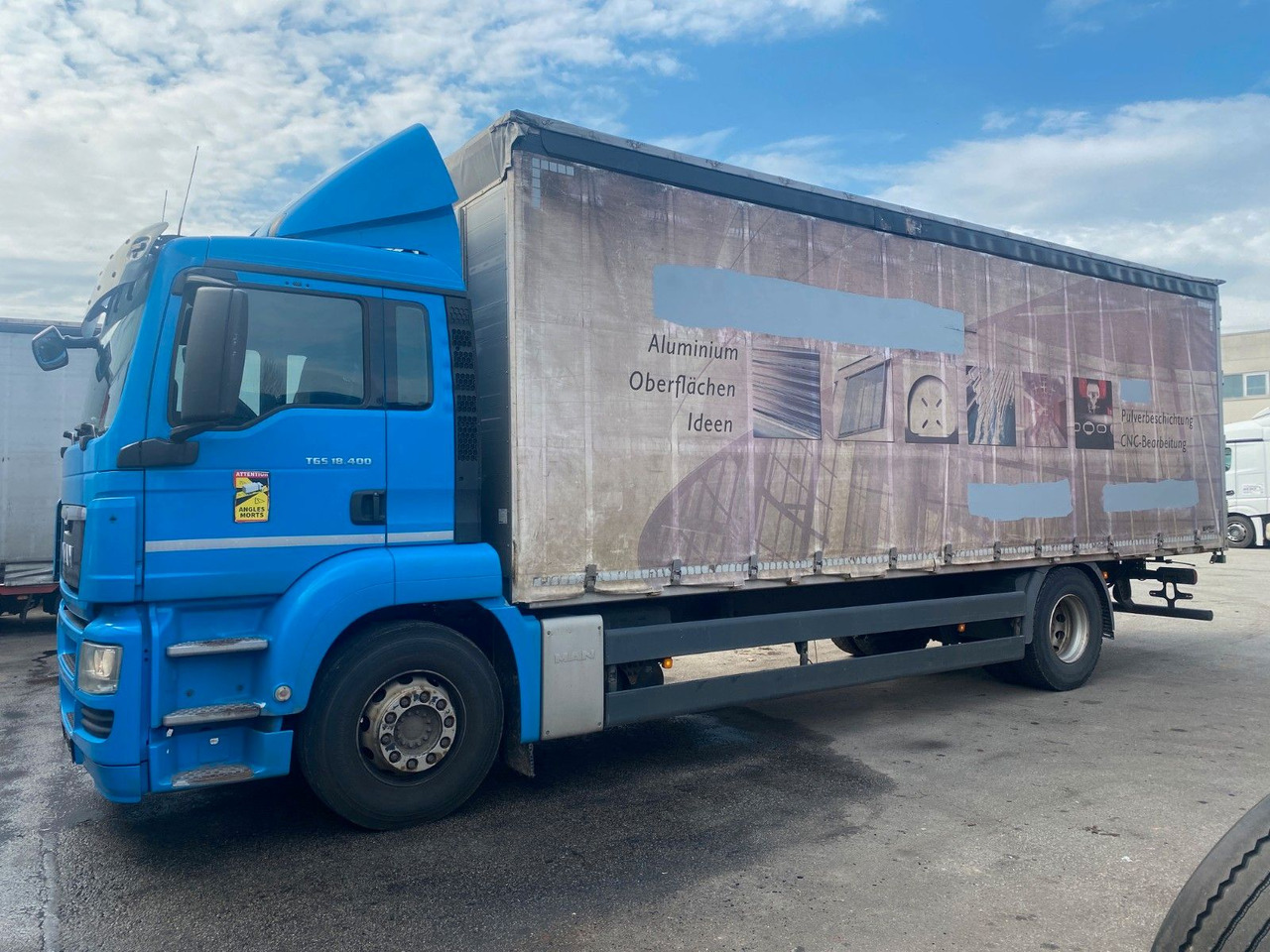 MAN 18.400 8m Lang/10t Nutzlast/2 Stück MAN 18.400 kein 18.440 2 x - Plane LKW: das Bild 2 MAN 18.400 8m Lang/10t Nutzlast/2 Stück MAN 18.400 kein 18.440 2 x - Plane LKW: das Bild 2