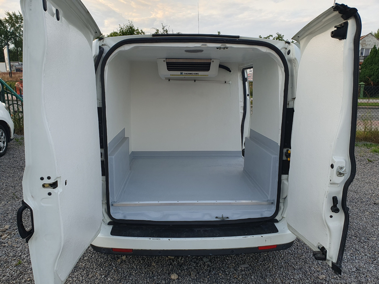 FIAT DOBLO CHLODNIA THERMOKING KLIMA EURO6 - Kühltransporter: das Bild 1 FIAT DOBLO CHLODNIA THERMOKING KLIMA EURO6 - Kühltransporter: das Bild 1