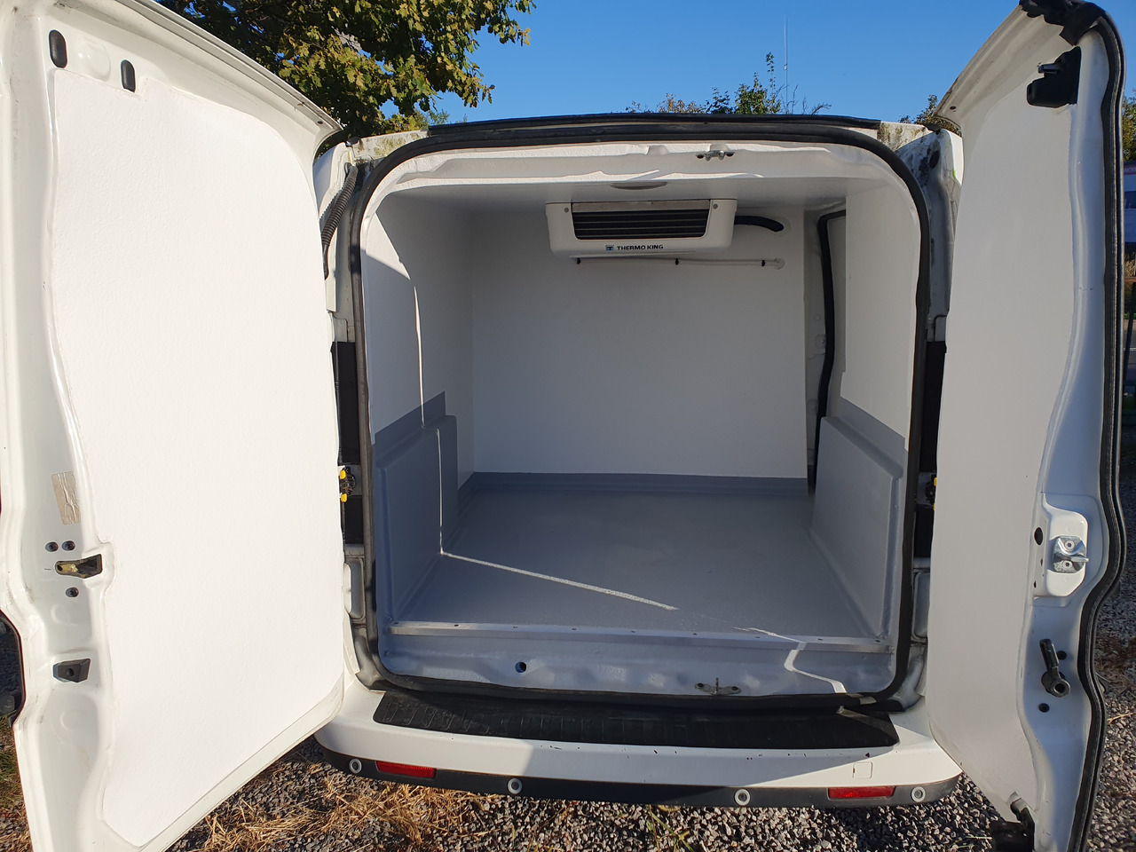 FIAT DOBLO CHLODNIA THERMOKING KLIMA EURO6 - Kühltransporter: das Bild 1 FIAT DOBLO CHLODNIA THERMOKING KLIMA EURO6 - Kühltransporter: das Bild 1