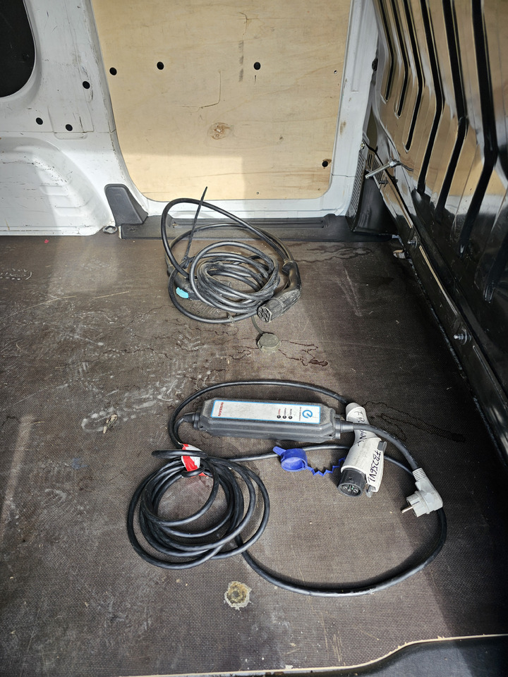 Kleintransporter, Elektro-Transporter NISSAN E-NV200 ELEKTRYCZNY 40 KV 250 km KLIMA KAMERA: das Bild 13 Kleintransporter, Elektro-Transporter NISSAN E-NV200 ELEKTRYCZNY 40 KV 250 km KLIMA KAMERA: das Bild 13