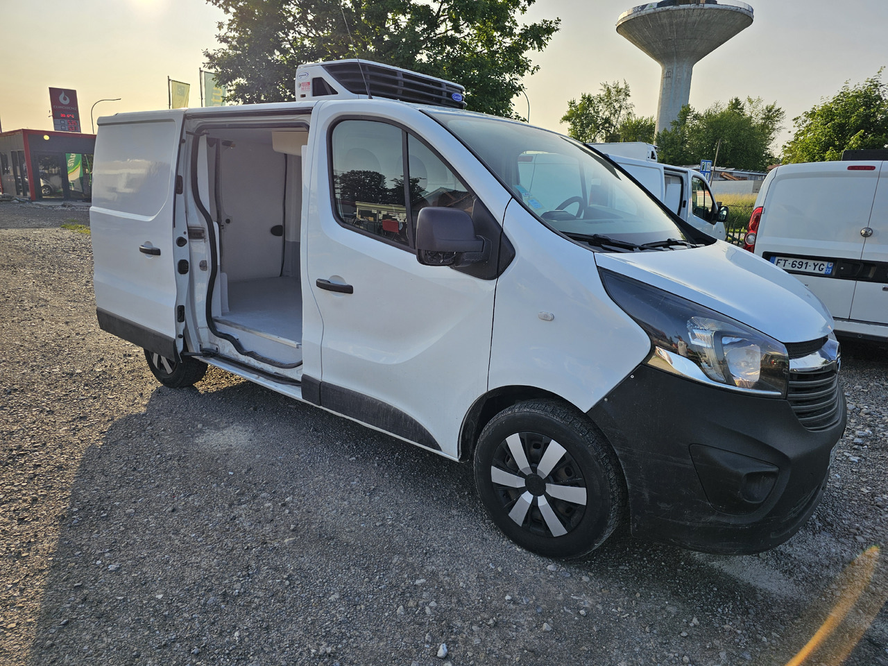 Opel VIVARO CHLODNIA CARRIER+230V CHLODZI GRZEJE KLIMA EURO6 - Kühltransporter: das Bild 1 Opel VIVARO CHLODNIA CARRIER+230V CHLODZI GRZEJE KLIMA EURO6 - Kühltransporter: das Bild 1
