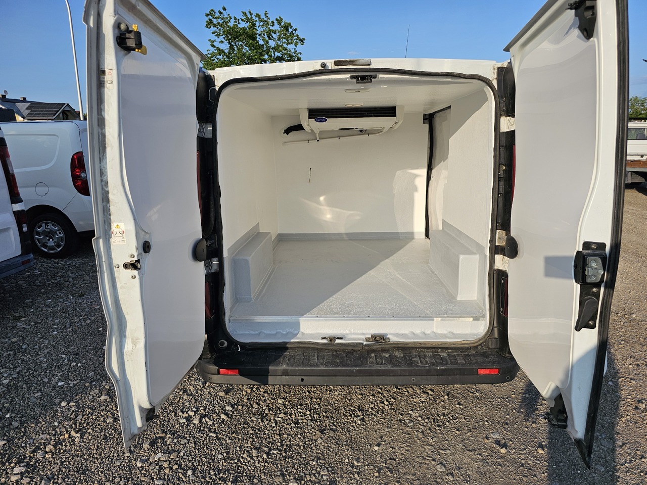 Opel VIVARO CHLODNIA CARRIER+230V CHLODZI GRZEJE KLIMA EURO6 - Kühltransporter: das Bild 2 Opel VIVARO CHLODNIA CARRIER+230V CHLODZI GRZEJE KLIMA EURO6 - Kühltransporter: das Bild 2