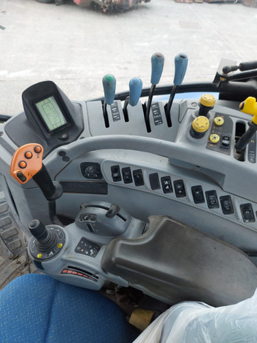 Traktor 2011 New Holland T7040: das Bild 12
