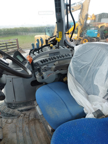Traktor 2011 New Holland T7040: das Bild 14