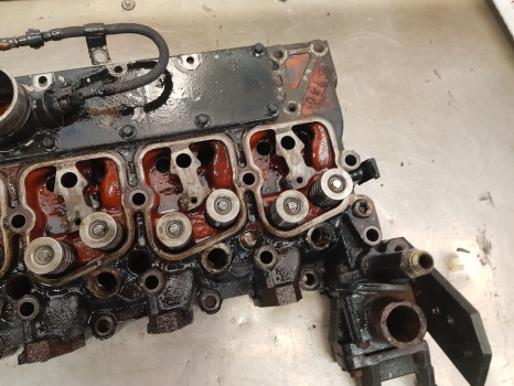 Case 5140, 5130, 5150 Engine Cylinder Head S433911273-10, J929735, J910276 - Zylinderkopf: das Bild 3 Case 5140, 5130, 5150 Engine Cylinder Head S433911273-10, J929735, J910276 - Zylinderkopf: das Bild 3