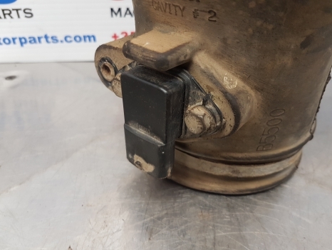 Claas Arion 530, 500 Air Intake Tube And Sensor 0021666020, 0011453630 - Luftansaugsystem: das Bild 2 Claas Arion 530, 500 Air Intake Tube And Sensor 0021666020, 0011453630 - Luftansaugsystem: das Bild 2