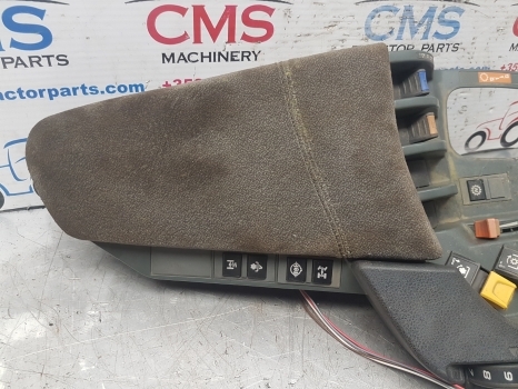 Claas Arion 640 Cab Console Trim, Switch, Wiring Loom 0011430930, 0011622510 - Fahrerhaus und Interieur für Traktor: das Bild 2 Claas Arion 640 Cab Console Trim, Switch, Wiring Loom 0011430930, 0011622510 - Fahrerhaus und Interieur für Traktor: das Bild 2