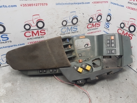 Claas Arion 640 Cab Console Trim, Switch, Wiring Loom 0011430930, 0011622510 - Fahrerhaus und Interieur für Traktor: das Bild 1 Claas Arion 640 Cab Console Trim, Switch, Wiring Loom 0011430930, 0011622510 - Fahrerhaus und Interieur für Traktor: das Bild 1