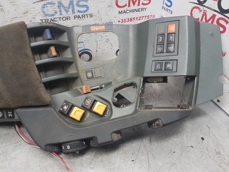 Claas Arion 640 Cab Console Trim, Switch, Wiring Loom 0011430930, 0011622510 - Fahrerhaus und Interieur für Traktor: das Bild 3 Claas Arion 640 Cab Console Trim, Switch, Wiring Loom 0011430930, 0011622510 - Fahrerhaus und Interieur für Traktor: das Bild 3