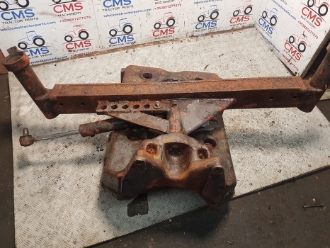 Fiat 1180, 115-90, 140-90 Front Axle Support Assy 5106833, 5102491, 5102483 - Vorderachse für Traktor: das Bild 2 Fiat 1180, 115-90, 140-90 Front Axle Support Assy 5106833, 5102491, 5102483 - Vorderachse für Traktor: das Bild 2