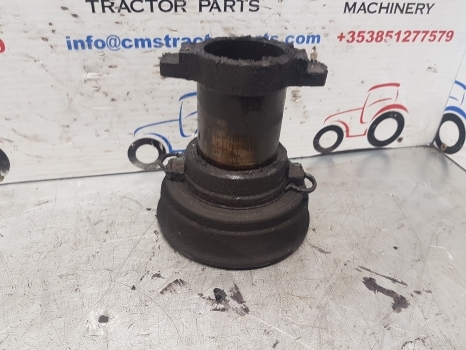 Fiat 90-90, 100-90, 110-90, Dt Clutch Bearing Carrier 5104881 - Kupplung und Teile für Traktor: das Bild 3 Fiat 90-90, 100-90, 110-90, Dt Clutch Bearing Carrier 5104881 - Kupplung und Teile für Traktor: das Bild 3