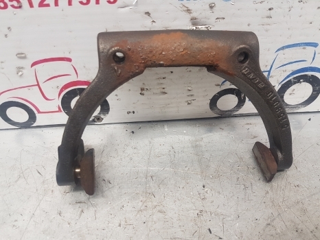 Fiat F Series F115, F120, F130, F140 Clutch Control Fork Assembly 5159010 - Kupplung und Teile für Traktor: das Bild 1 Fiat F Series F115, F120, F130, F140 Clutch Control Fork Assembly 5159010 - Kupplung und Teile für Traktor: das Bild 1