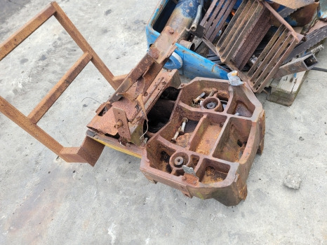 Fiat F130, F140, F120 Fwd Front Axle Support Frame Bolster 5147363, 5163236 - Federung: das Bild 4 Fiat F130, F140, F120 Fwd Front Axle Support Frame Bolster 5147363, 5163236 - Federung: das Bild 4