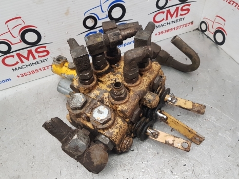 Ford 655, 655a, 550, 555, 555a Digger Loader Control Hydraulic Valve Complete - Hydraulik ventil für Baggerlader: das Bild 2 Ford 655, 655a, 550, 555, 555a Digger Loader Control Hydraulic Valve Complete - Hydraulik ventil für Baggerlader: das Bild 2
