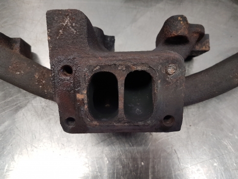 Ford 6610, 7410, 6600, 7600, 7610 Exhaust Manifold 81834263, E6nn9430aa - Abgaskrümmer für Traktor: das Bild 4 Ford 6610, 7410, 6600, 7600, 7610 Exhaust Manifold 81834263, E6nn9430aa - Abgaskrümmer für Traktor: das Bild 4