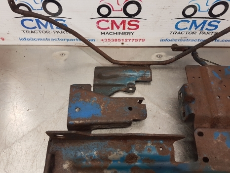 Ford 6610, 7710, Battery Support And Pannel Support E4nn16b814cb, E5nn10769aa - Batterie für Traktor: das Bild 4 Ford 6610, 7710, Battery Support And Pannel Support E4nn16b814cb, E5nn10769aa - Batterie für Traktor: das Bild 4
