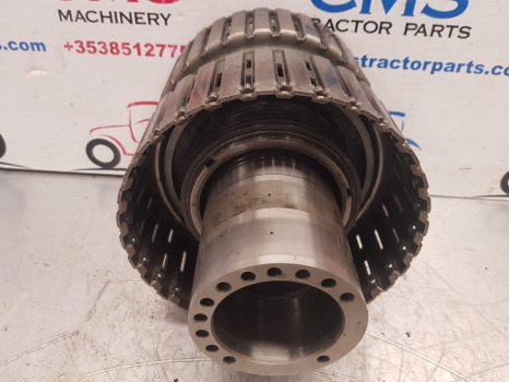 Ford New Holland 40 And Ts Series, 8240 Rear Clutch Housing, 82036853, 82016096 - Kupplung und Teile für Landmaschine: das Bild 3 Ford New Holland 40 And Ts Series, 8240 Rear Clutch Housing, 82036853, 82016096 - Kupplung und Teile für Landmaschine: das Bild 3