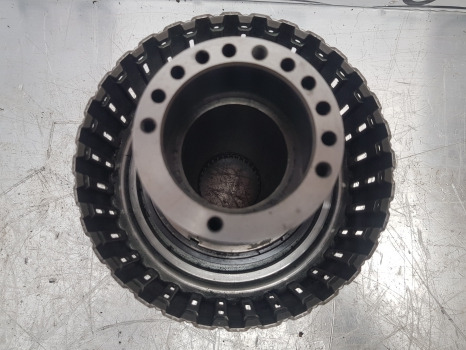 Ford New Holland 40 And Ts Series, 8240 Rear Clutch Housing, 82036853, 82016096 - Kupplung und Teile für Landmaschine: das Bild 5 Ford New Holland 40 And Ts Series, 8240 Rear Clutch Housing, 82036853, 82016096 - Kupplung und Teile für Landmaschine: das Bild 5